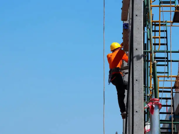 Precautions for Using Safety Harnesses for Working at Heights